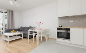 Warsaw Ulrychów Apartment with Parking by Renters