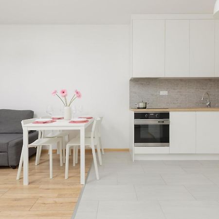 Warsaw Ulrychów Apartment with Parking by Renters Zewnętrze zdjęcie