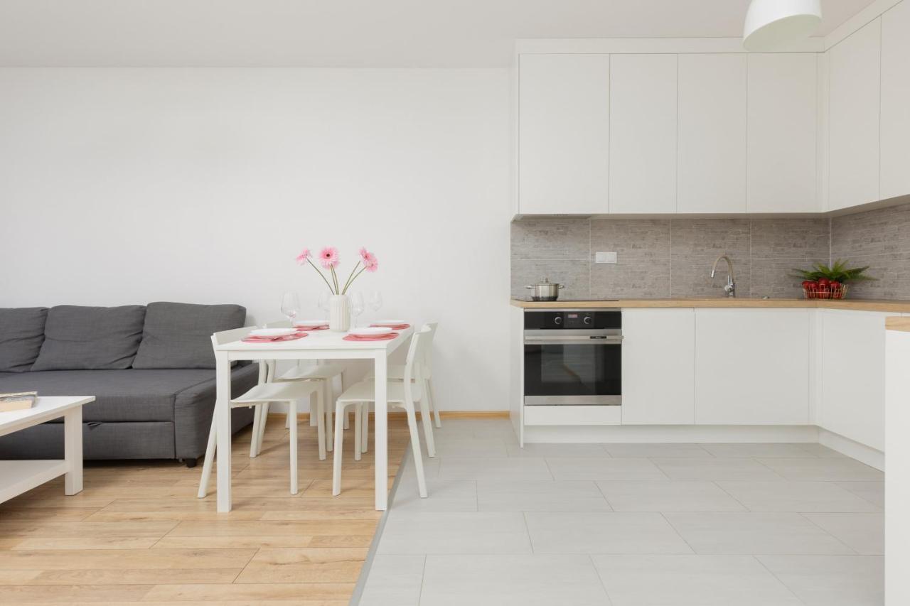Warsaw Ulrychów Apartment with Parking by Renters Zewnętrze zdjęcie